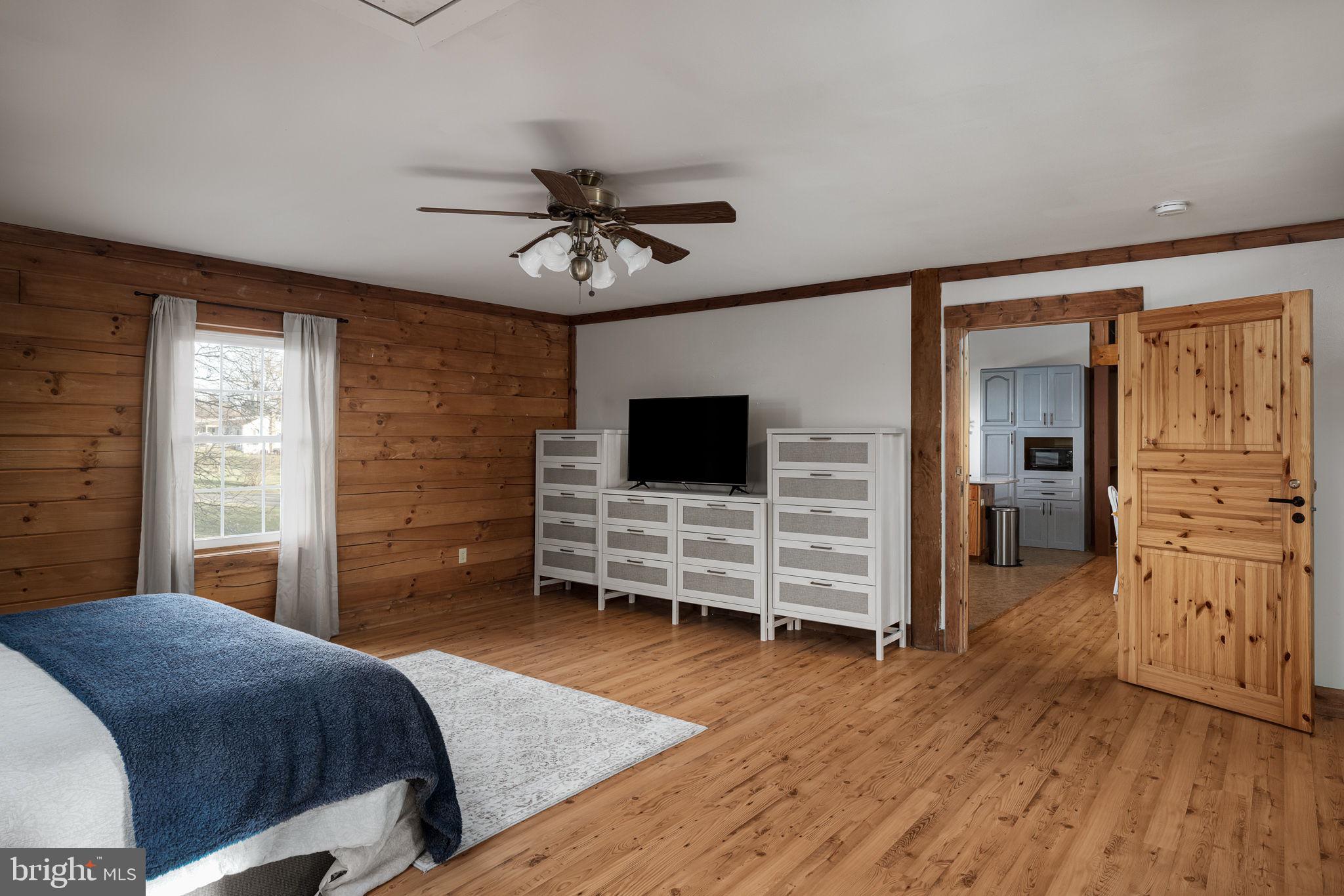 6 Oaklands Pond Ln.