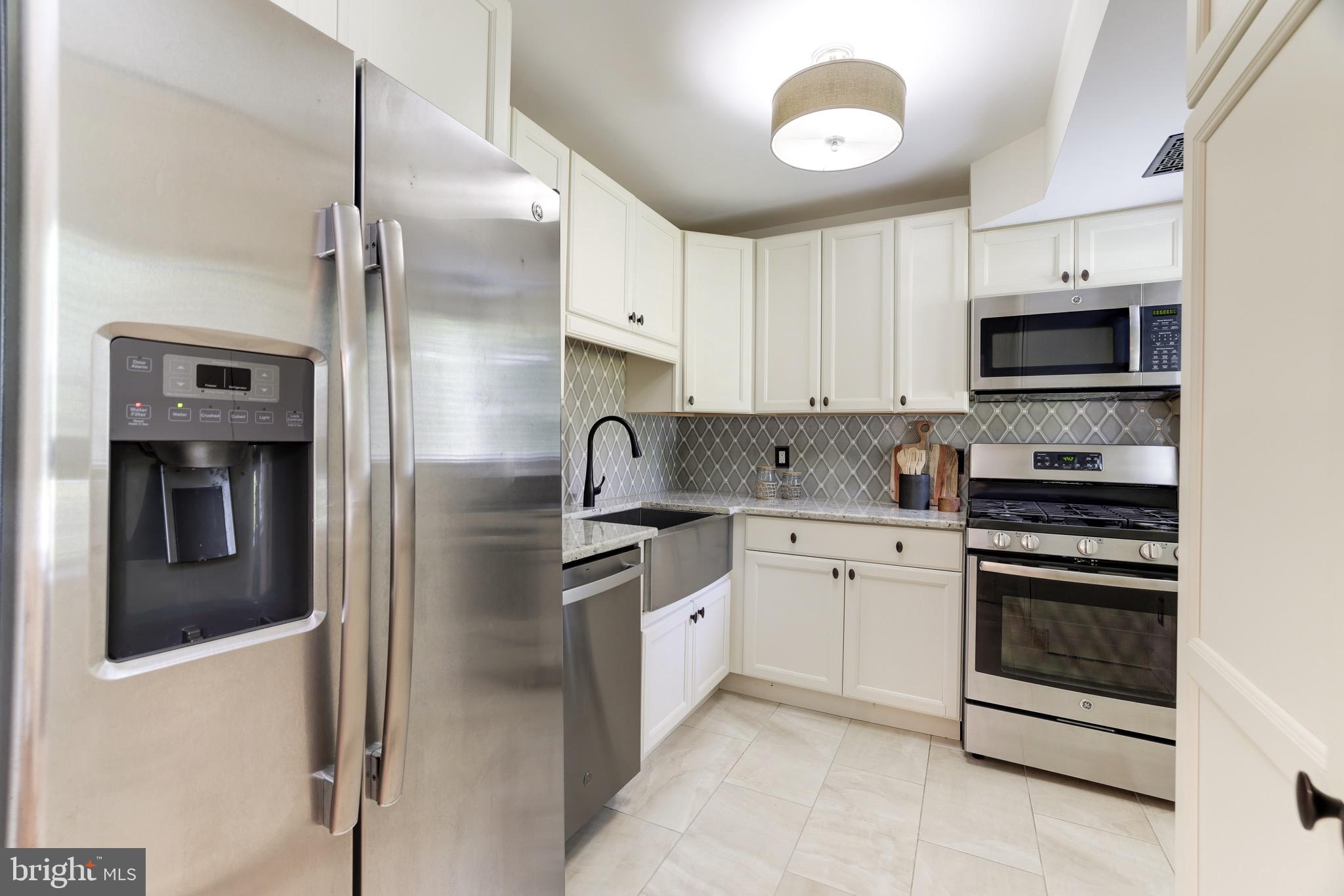 11600 VANTAGE HILL ROAD 12C