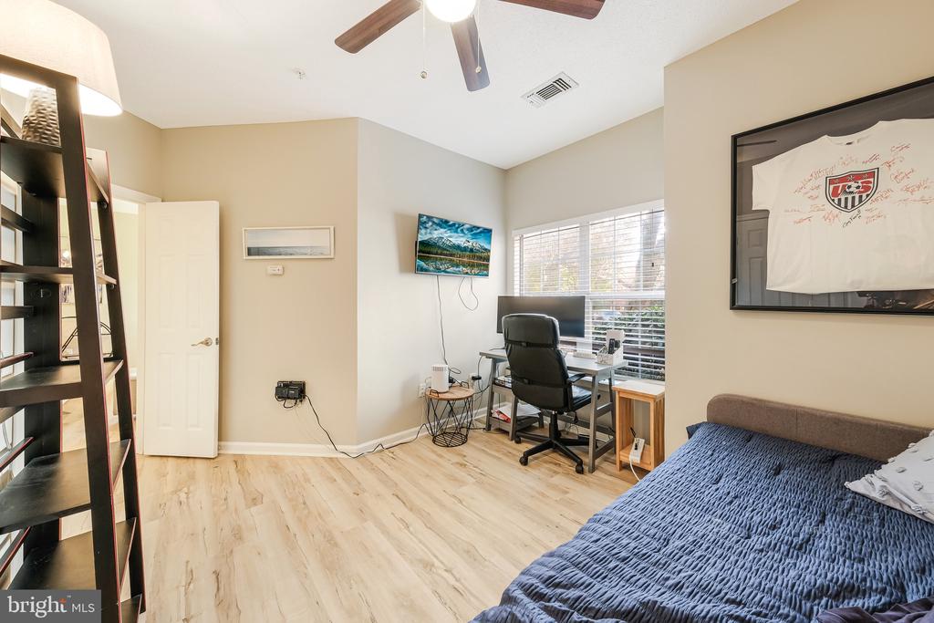 1712 LAKE SHORE CREST DRIVE 12
