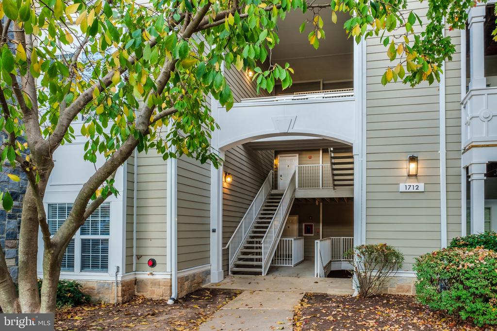 1712 LAKE SHORE CREST DRIVE 12