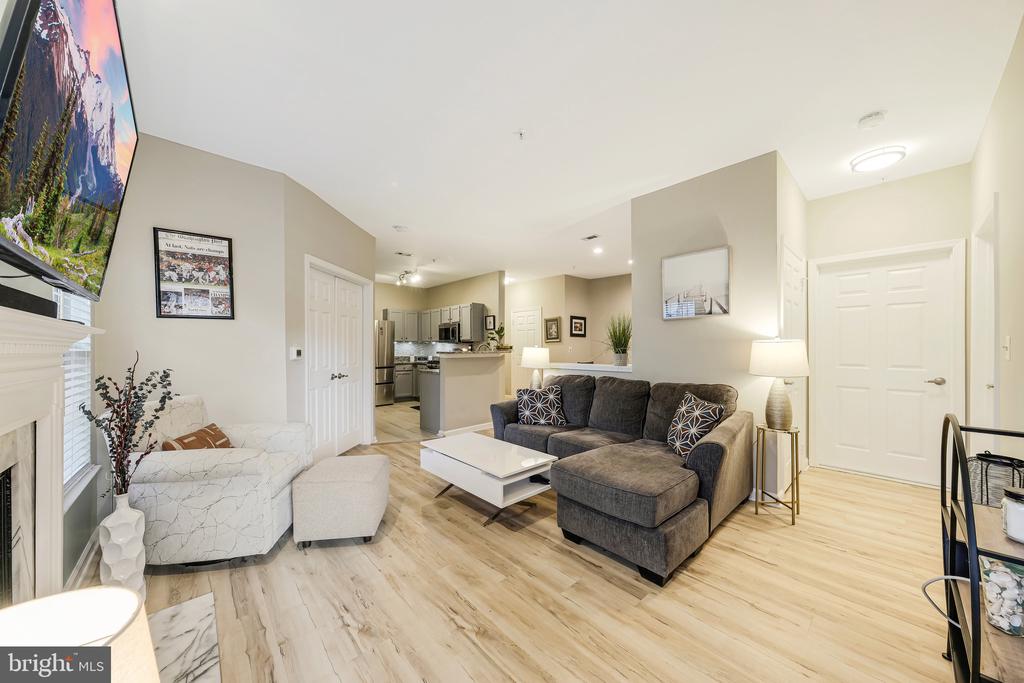 1712 LAKE SHORE CREST DRIVE 12