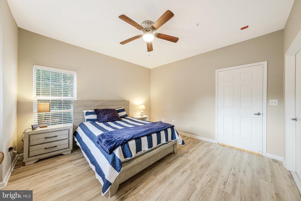 1712 LAKE SHORE CREST DRIVE 12