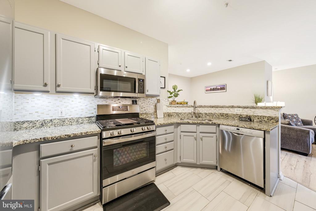1712 LAKE SHORE CREST DRIVE 12