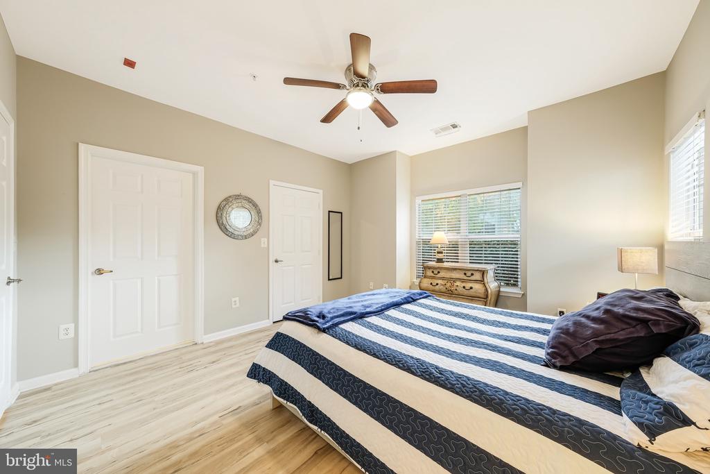 1712 LAKE SHORE CREST DRIVE 12