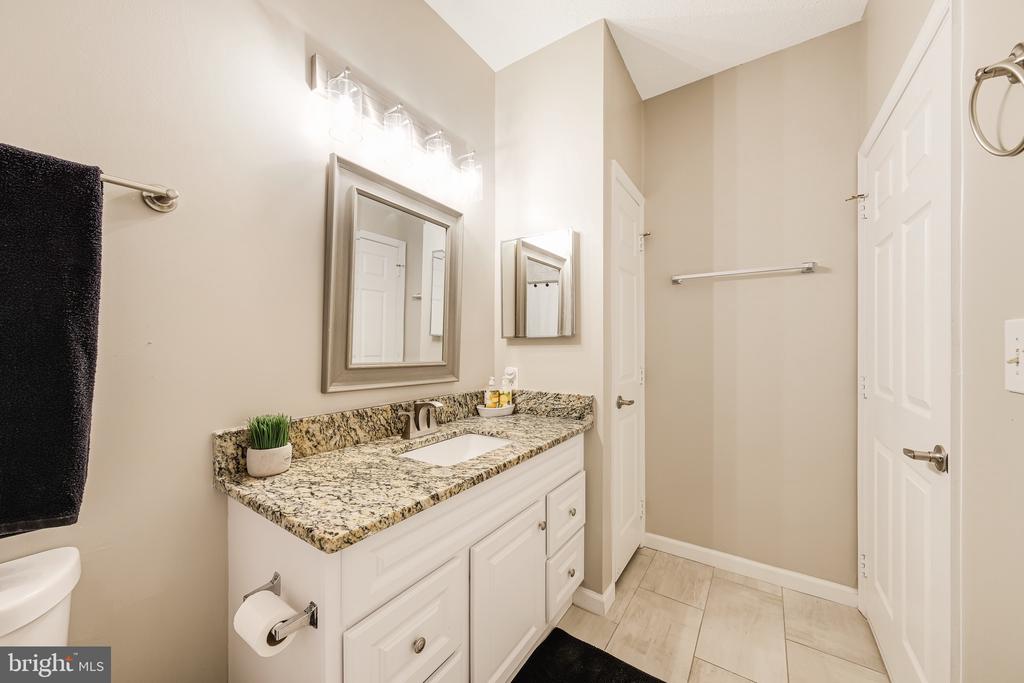 1712 LAKE SHORE CREST DRIVE 12