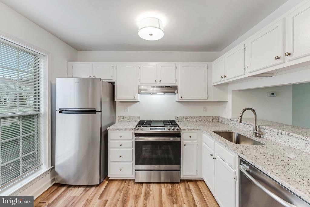 6517 OLD CARRIAGE DRIVE