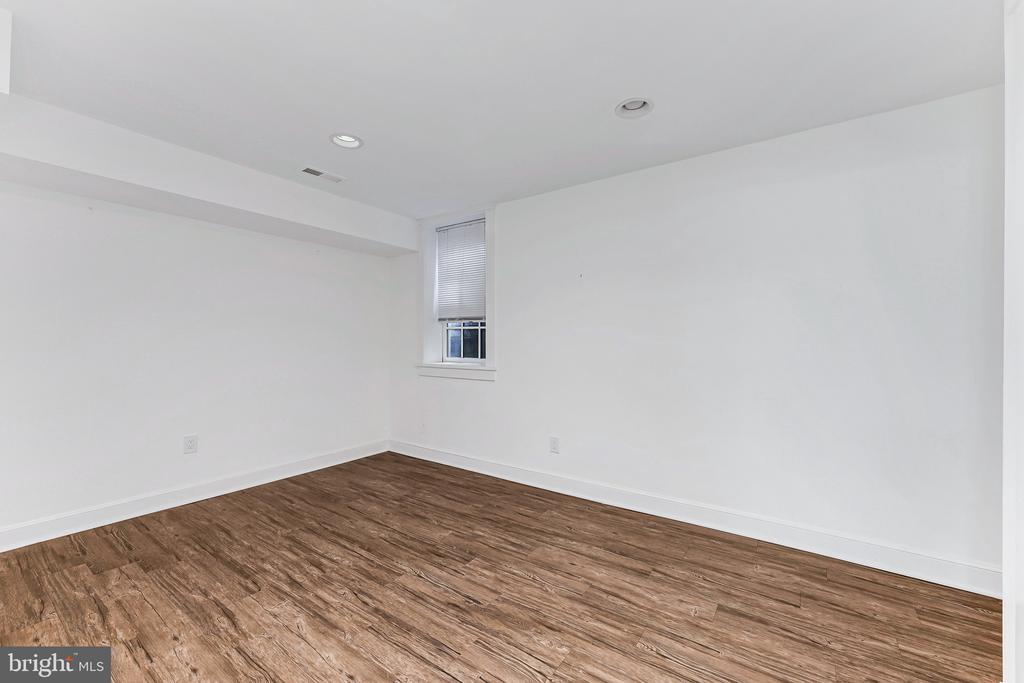 6517 OLD CARRIAGE DRIVE