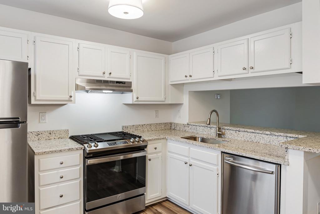 6517 OLD CARRIAGE DRIVE