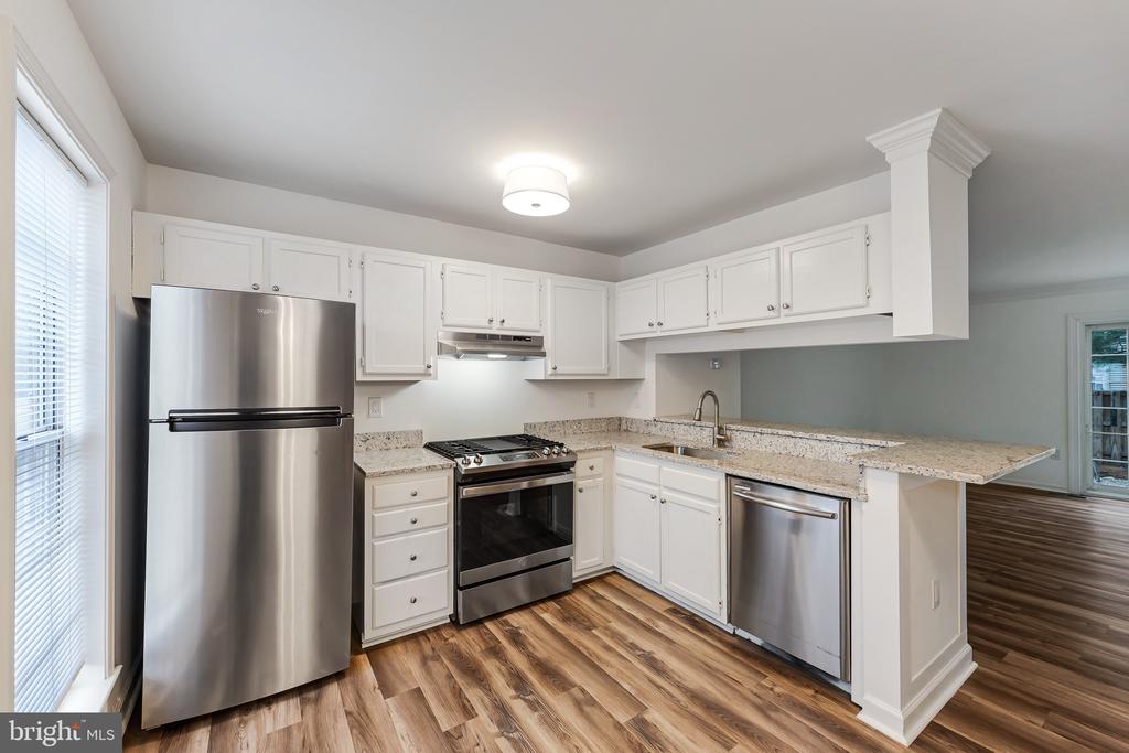 6517 OLD CARRIAGE DRIVE