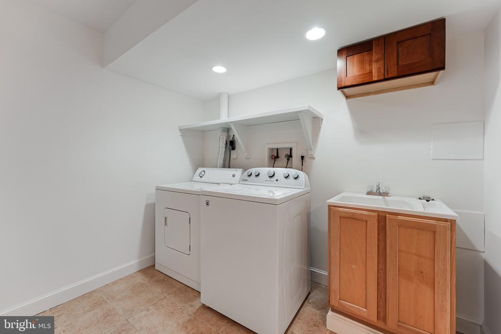 6517 OLD CARRIAGE DRIVE