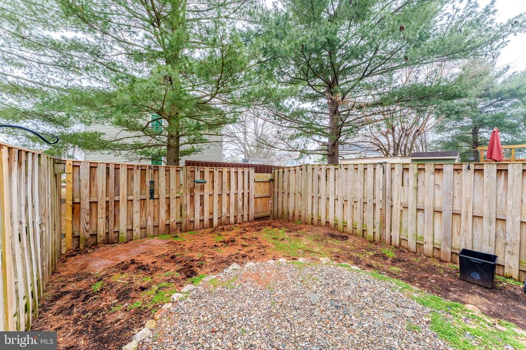 6517 OLD CARRIAGE DRIVE