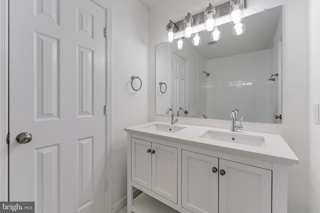 6517 OLD CARRIAGE DRIVE