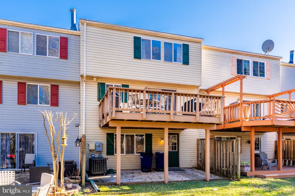1124 FLOYD PLACE