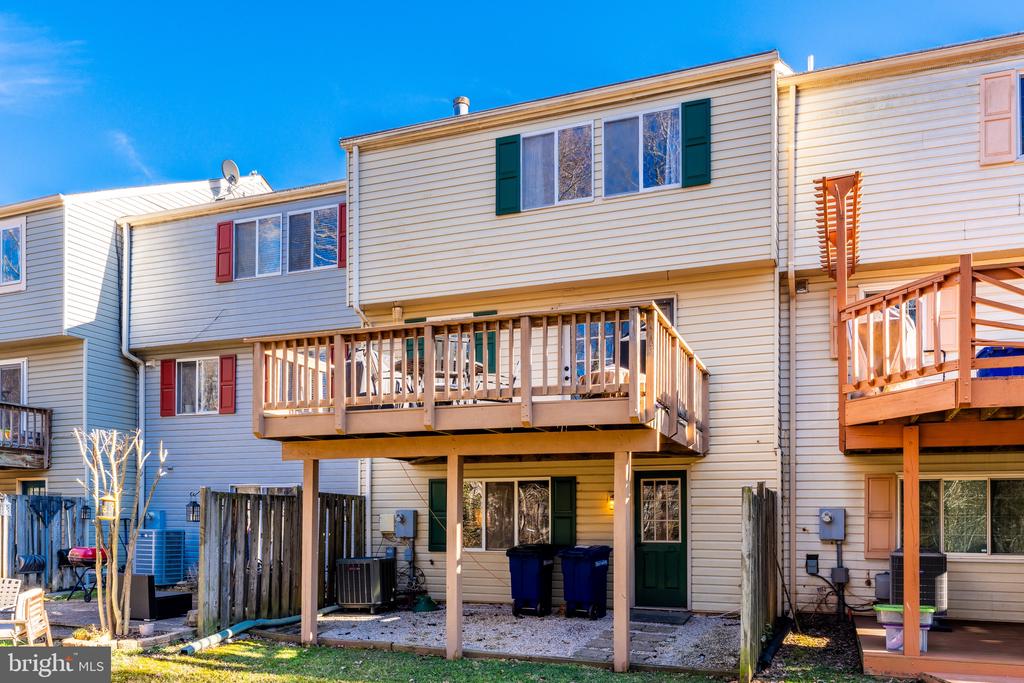 1124 FLOYD PLACE