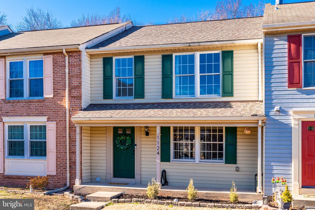 1124 FLOYD PLACE