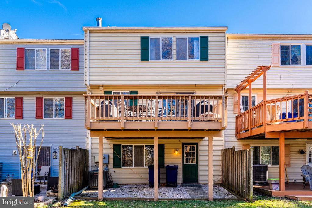 1124 FLOYD PLACE