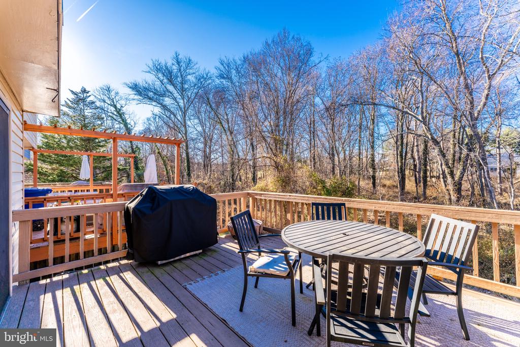 1124 FLOYD PLACE