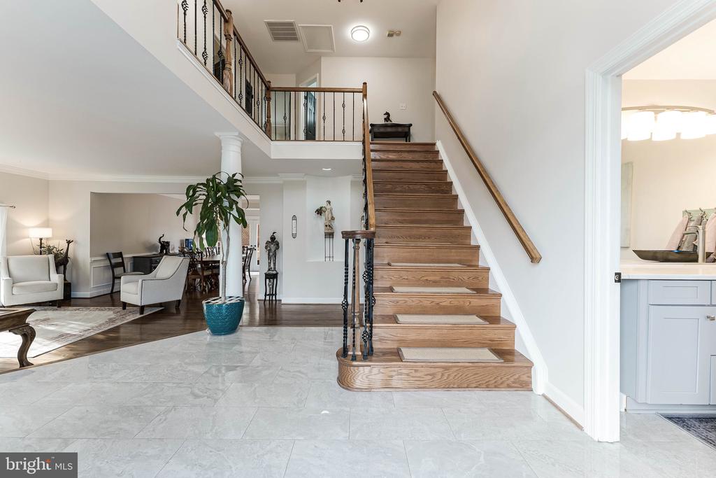 2636 MEADOW HALL DRIVE