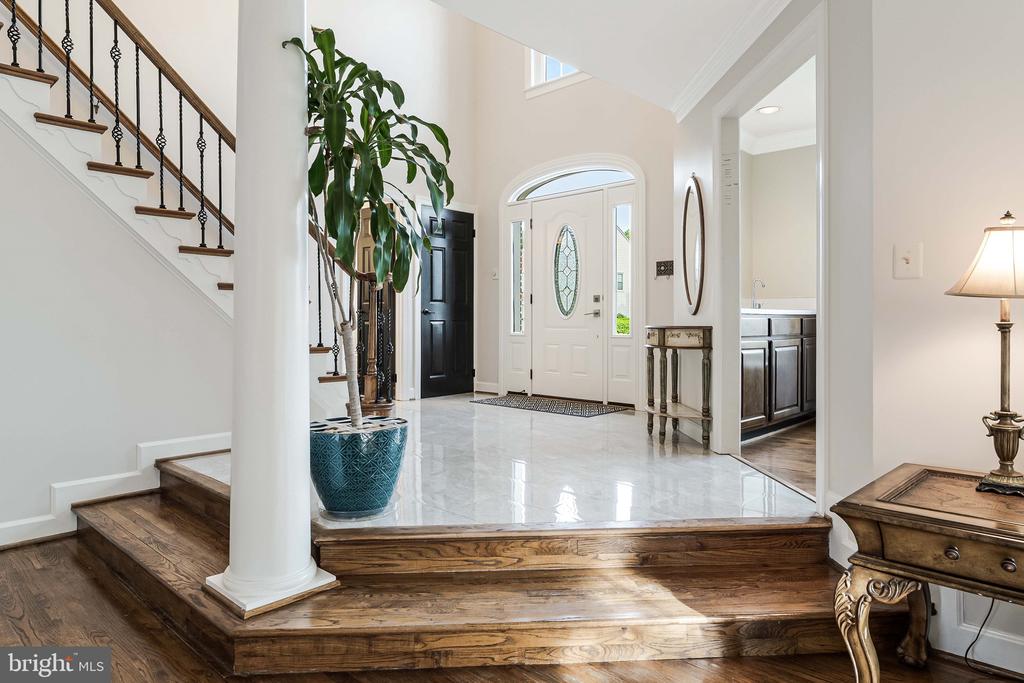 2636 MEADOW HALL DRIVE