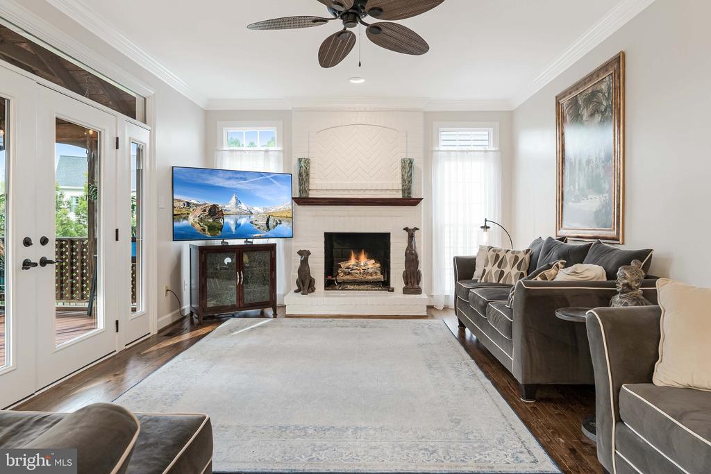 2636 MEADOW HALL DRIVE