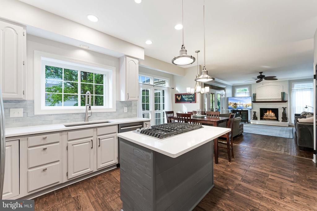 2636 MEADOW HALL DRIVE