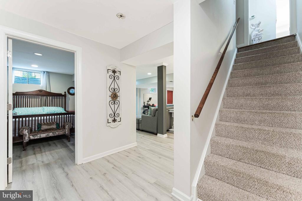 2636 MEADOW HALL DRIVE