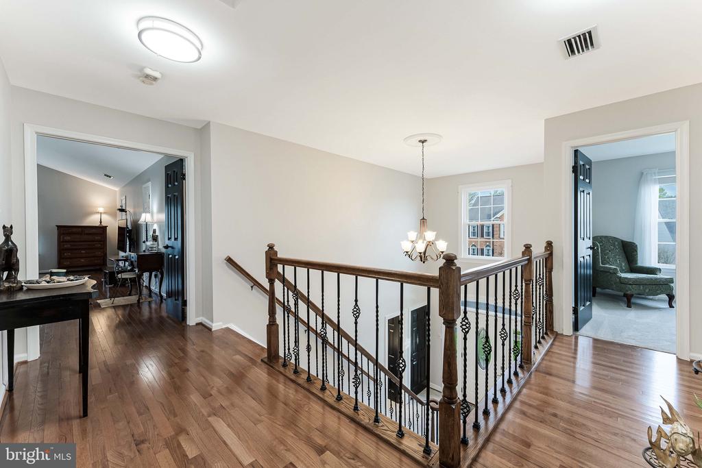 2636 MEADOW HALL DRIVE