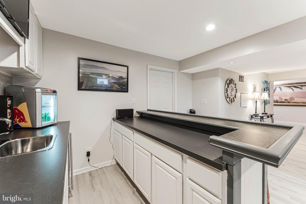 2636 MEADOW HALL DRIVE