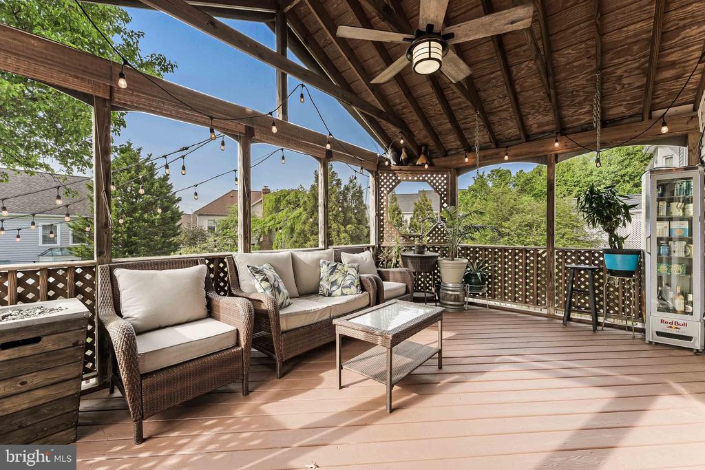2636 MEADOW HALL DRIVE