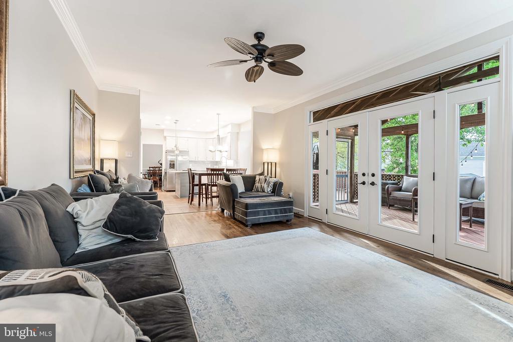 2636 MEADOW HALL DRIVE