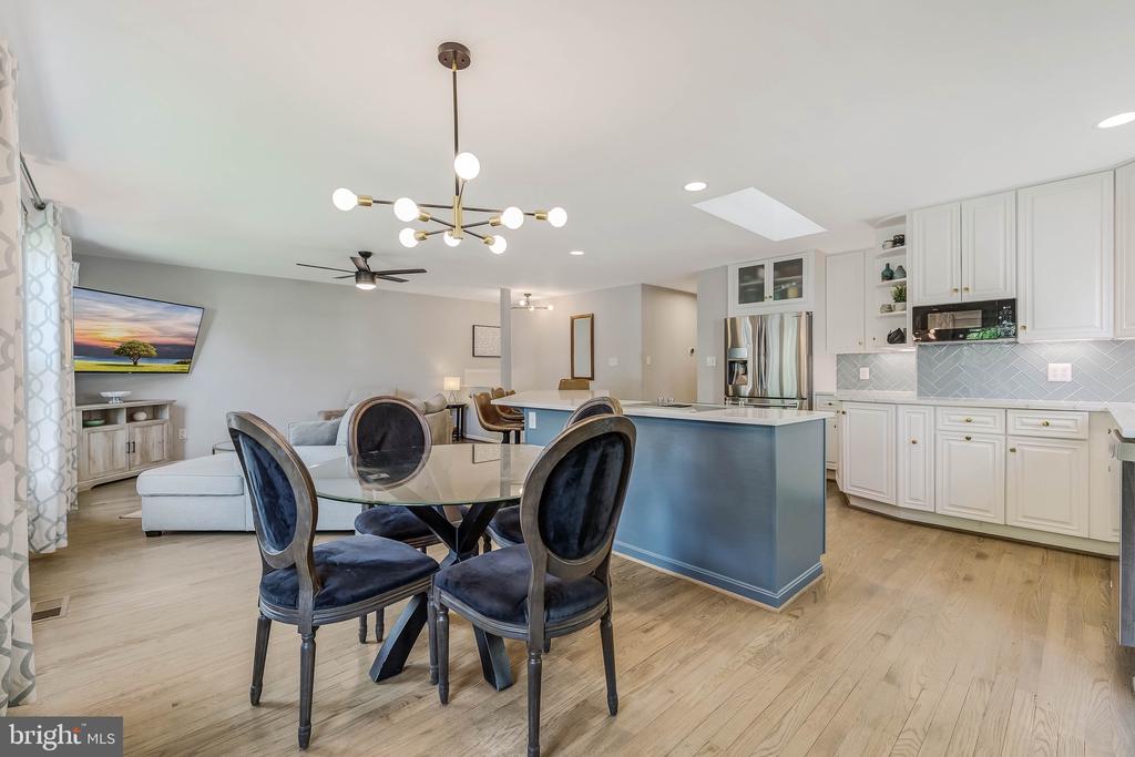2583 JOHN MILTON DRIVE