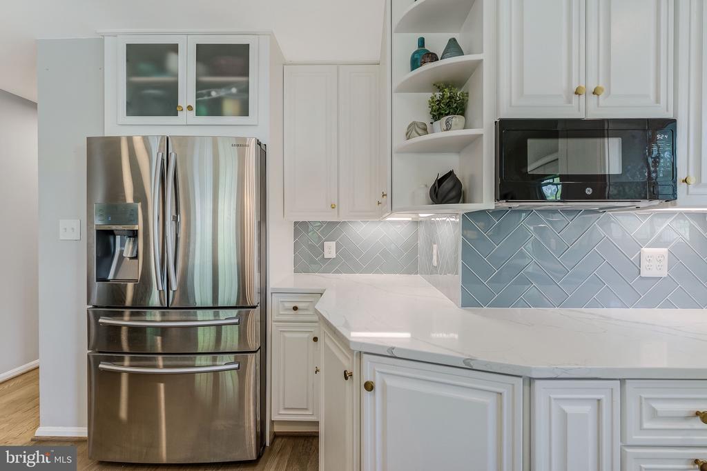 2583 JOHN MILTON DRIVE