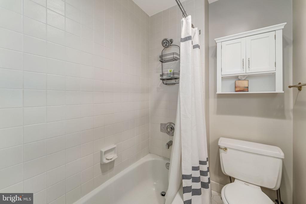 2583 JOHN MILTON DRIVE