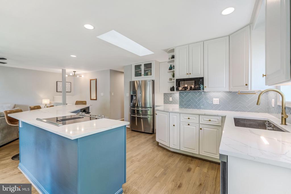 2583 JOHN MILTON DRIVE