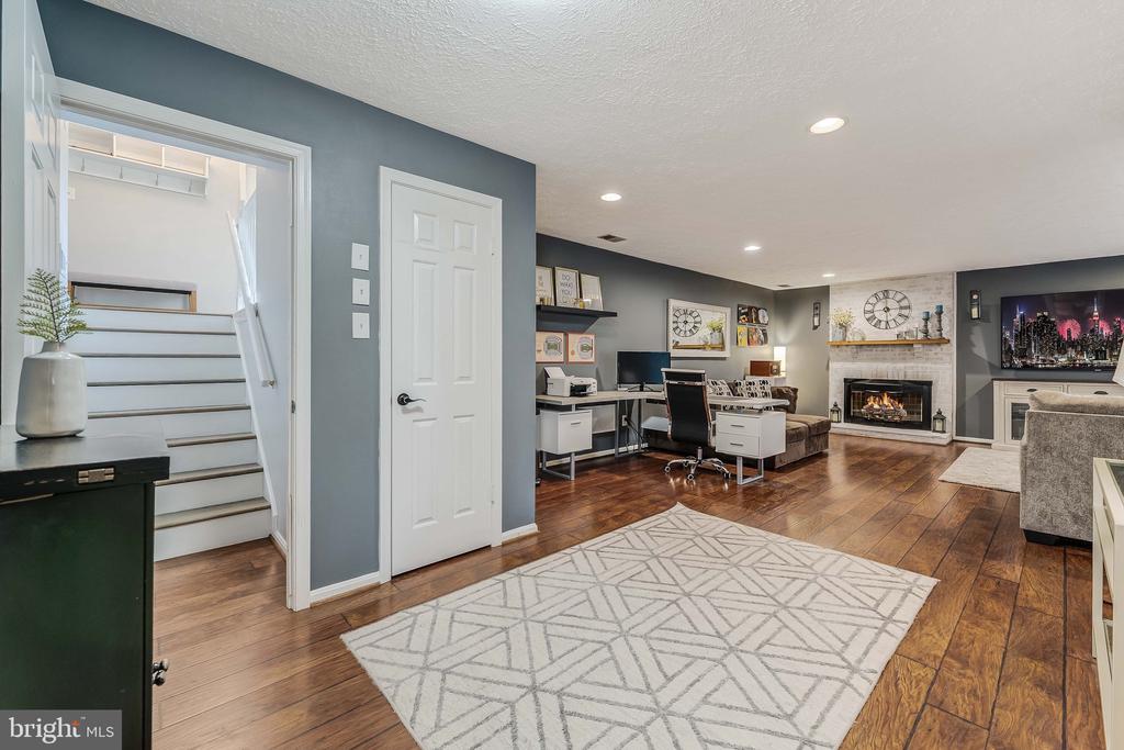 2583 JOHN MILTON DRIVE