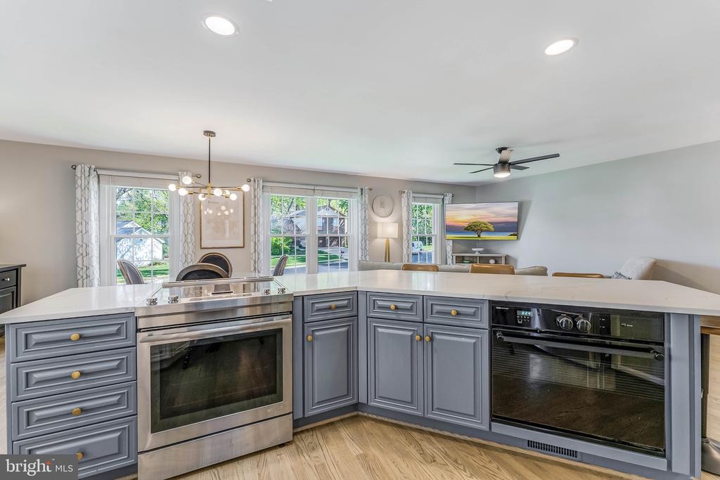 2583 JOHN MILTON DRIVE