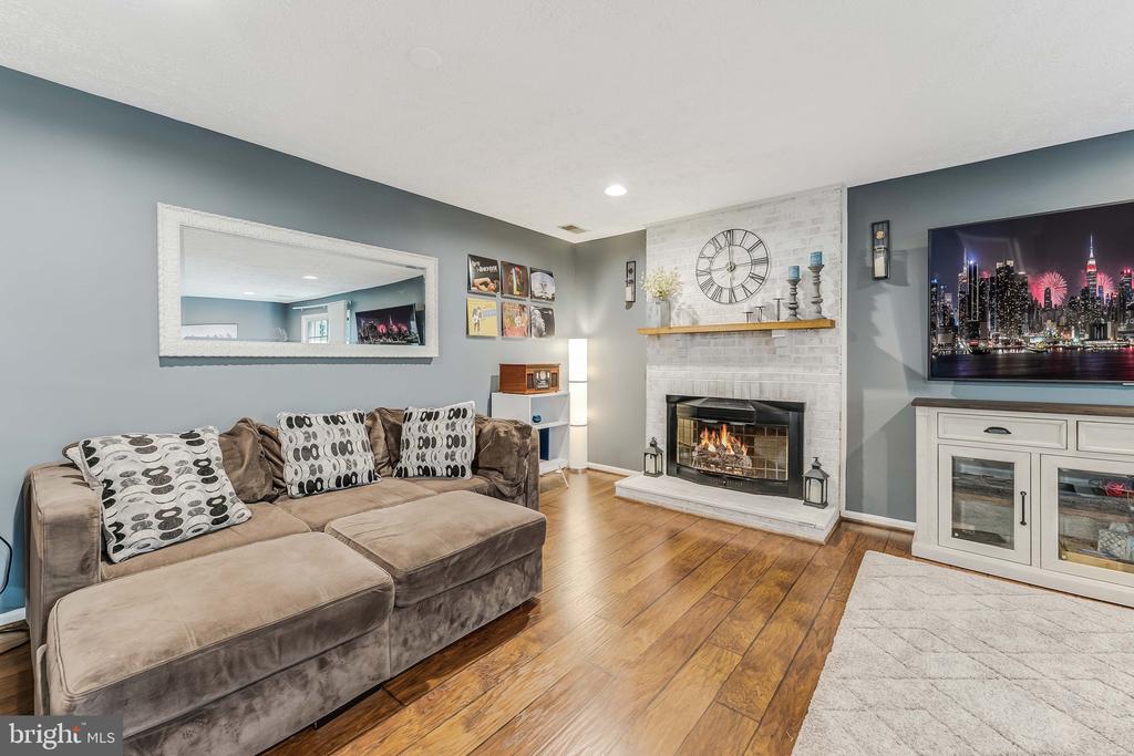 2583 JOHN MILTON DRIVE
