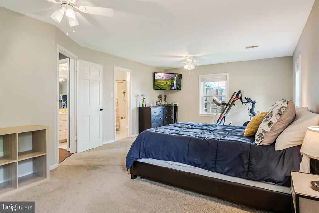 2583 JOHN MILTON DRIVE