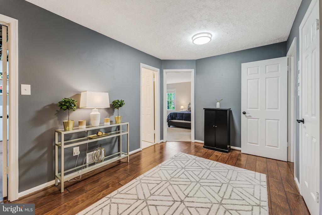 2583 JOHN MILTON DRIVE