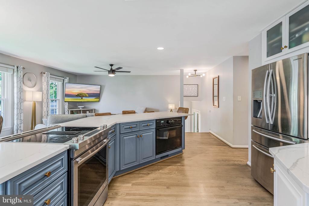 2583 JOHN MILTON DRIVE