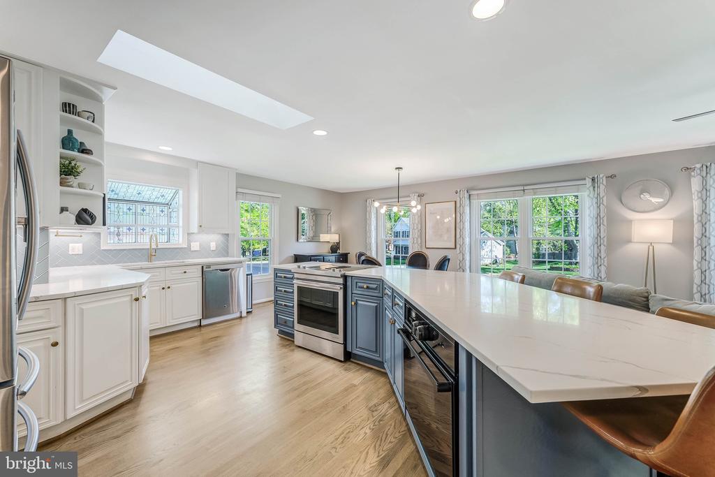 2583 JOHN MILTON DRIVE