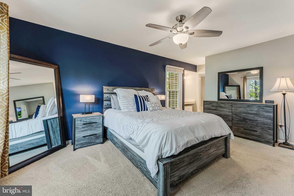 2583 JOHN MILTON DRIVE