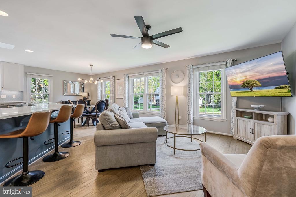 2583 JOHN MILTON DRIVE