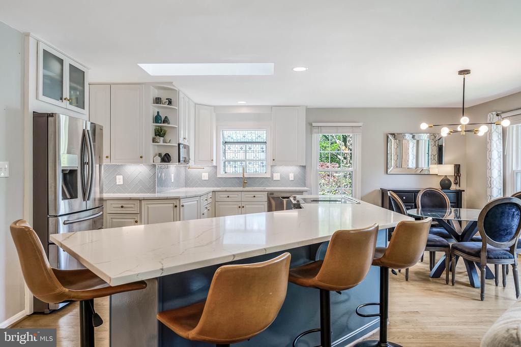 2583 JOHN MILTON DRIVE