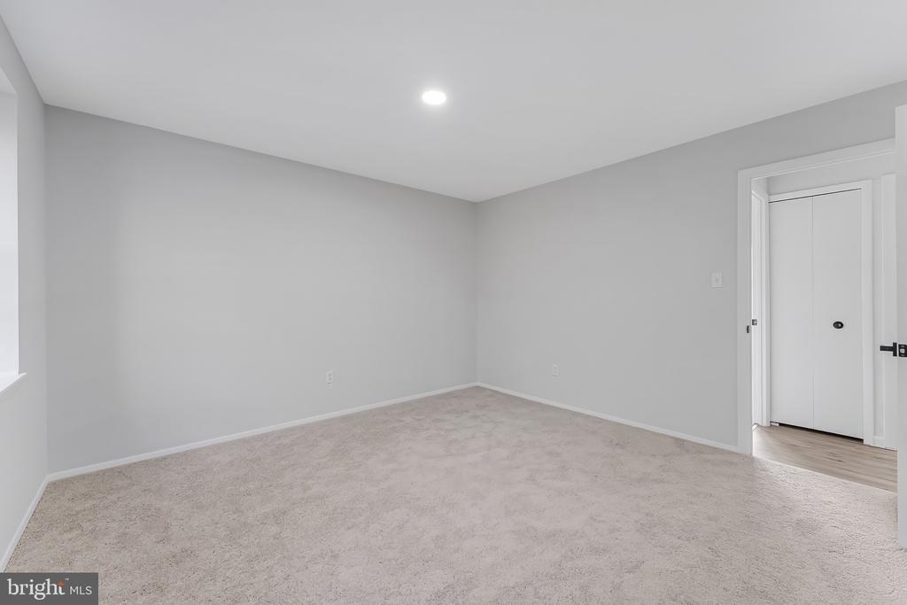 920 WINDSOR COURT