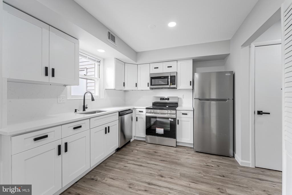 920 WINDSOR COURT
