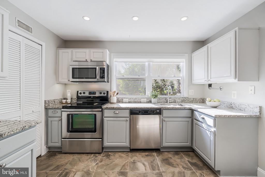 151 S FOX ROAD