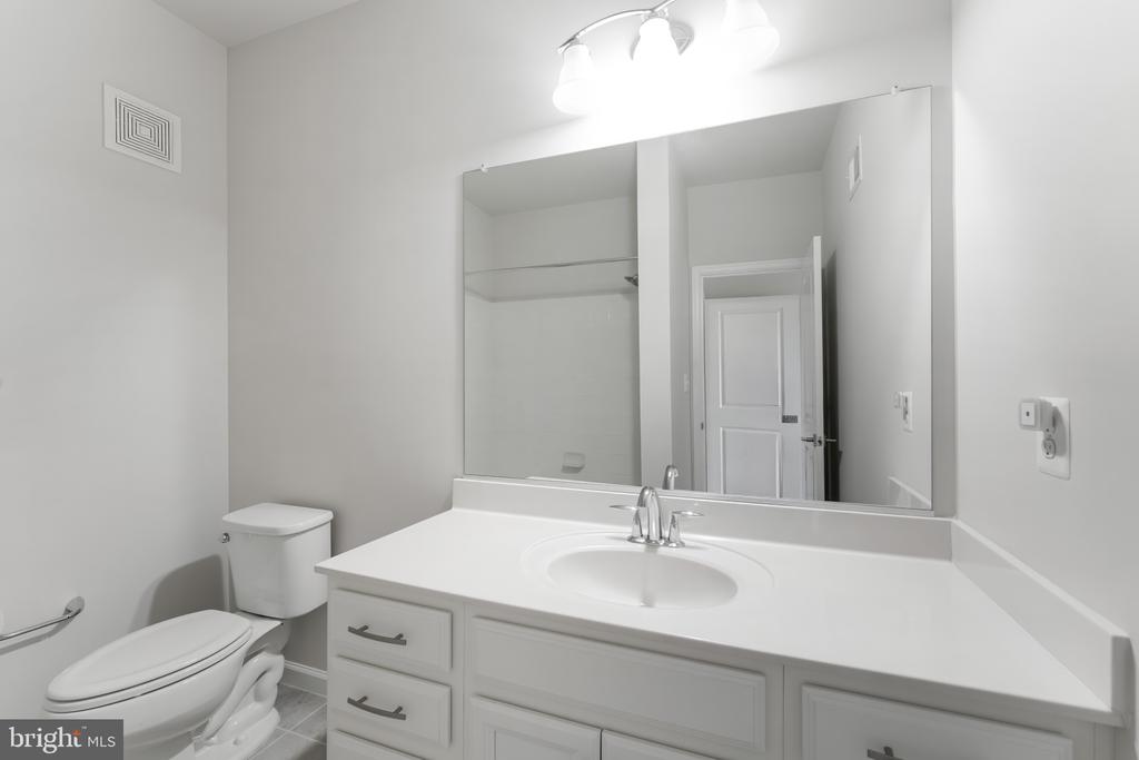 23215 MILLTOWN KNOLL SQUARE Unit: 115