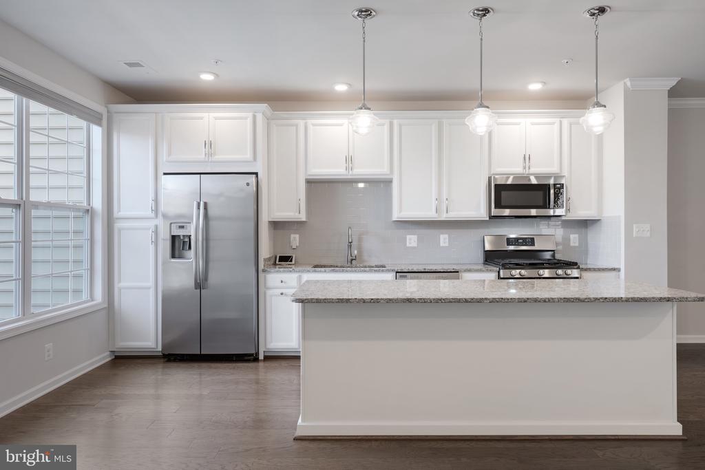 23215 MILLTOWN KNOLL SQUARE Unit: 115