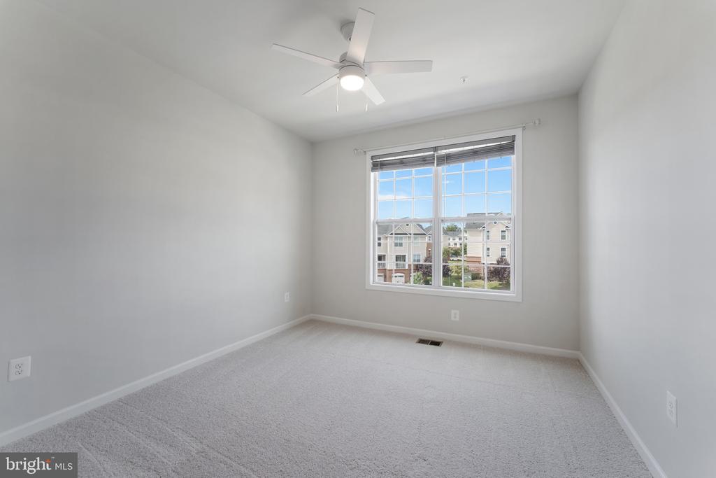 23215 MILLTOWN KNOLL SQUARE Unit: 115